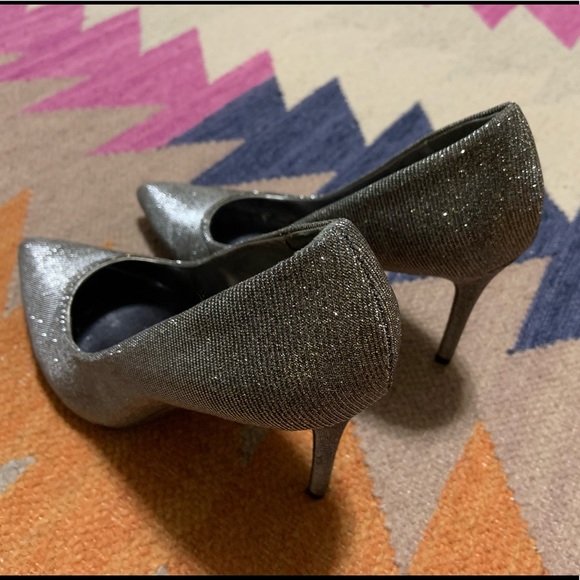 New sparkly Carlos Santana pointy toe heels - Picture 3 of 5